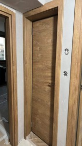 Комбинирана врата за баня Хинт меше